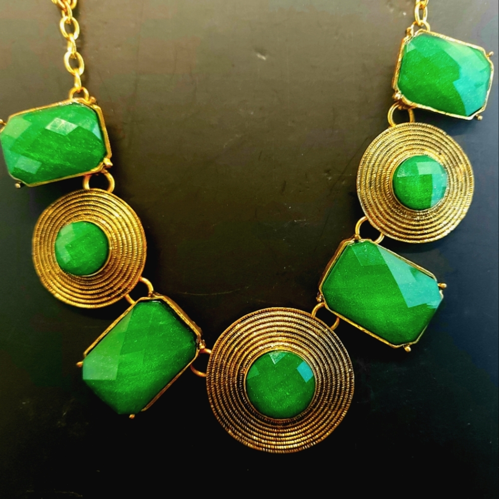 ☘Green stone necklace🍀